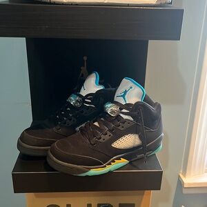 Jordan 5 Aqua grade school size 6